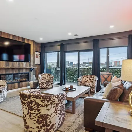 The Wallen Downtown Nashville Walk To Broadway, Parking, Heated Pool, Gym